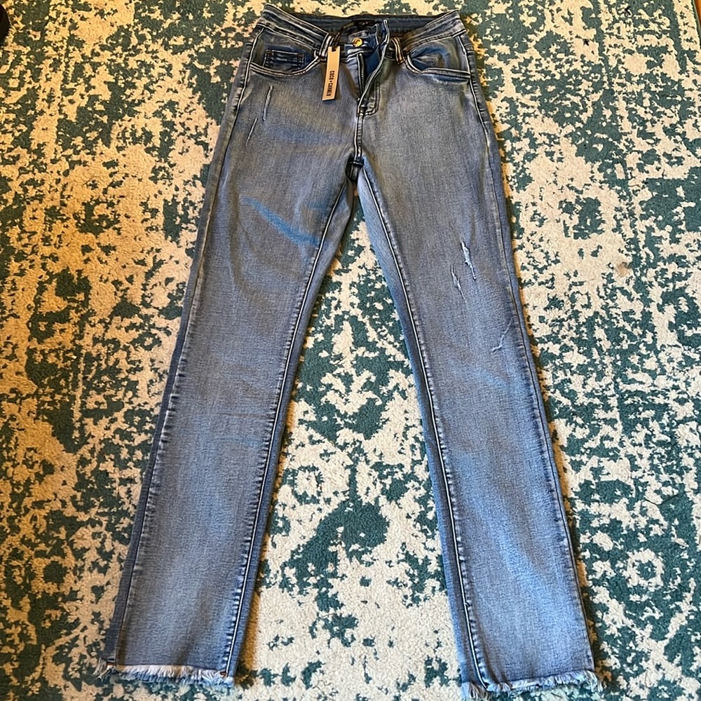 Brand new Coco+Carmen Jeans - Medium (8-10) with tags. Frayed style bottoms.